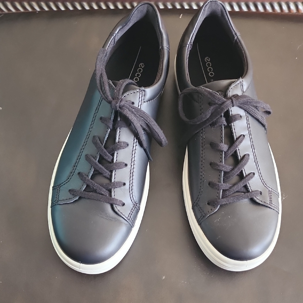 Ecco Black Leather Sneakers Minimalist Design